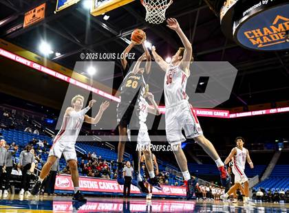 Thumbnail 3 in Crespi vs. Mater Dei photogallery.