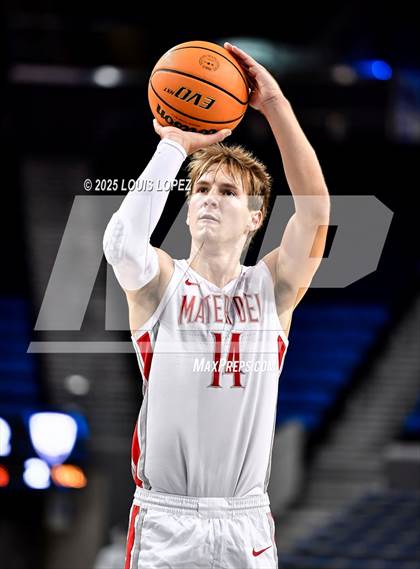 Thumbnail 1 in Crespi vs. Mater Dei photogallery.