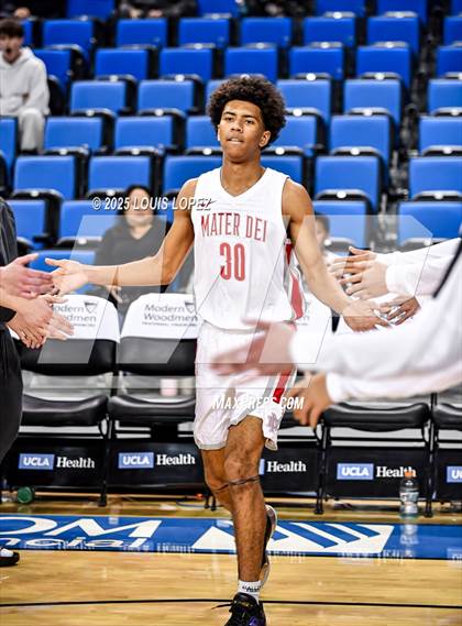 Thumbnail 3 in Crespi vs. Mater Dei photogallery.