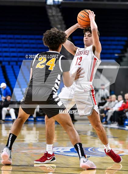 Thumbnail 1 in Crespi vs. Mater Dei photogallery.
