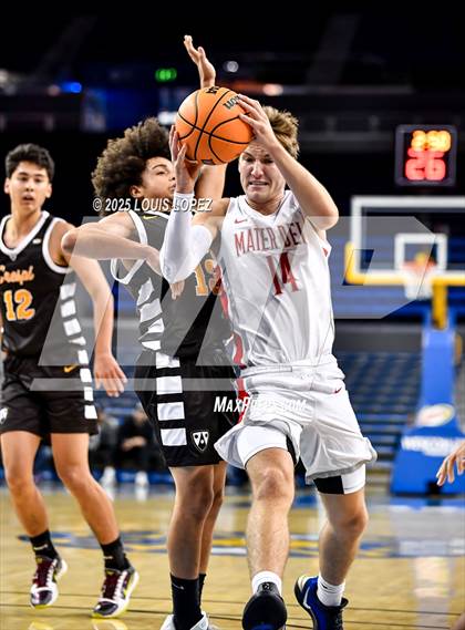 Thumbnail 3 in Crespi vs. Mater Dei photogallery.