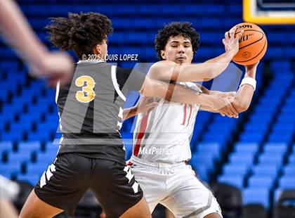 Thumbnail 1 in Crespi vs. Mater Dei photogallery.
