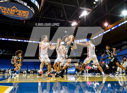 Thumbnail 2 in Crespi vs. Mater Dei photogallery.