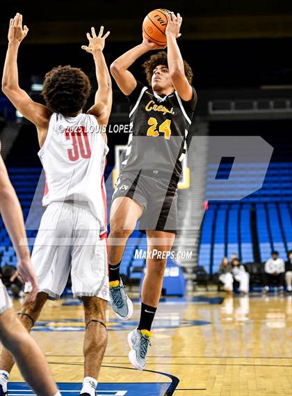 Thumbnail 2 in Crespi vs. Mater Dei photogallery.