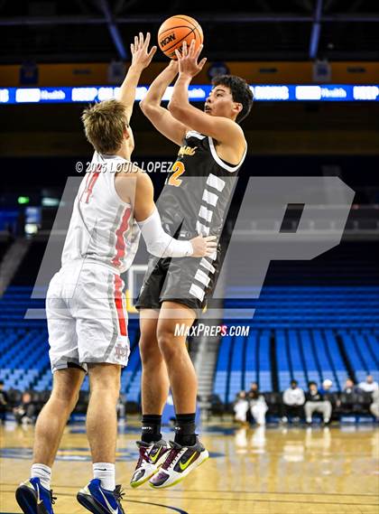 Thumbnail 3 in Crespi vs. Mater Dei photogallery.