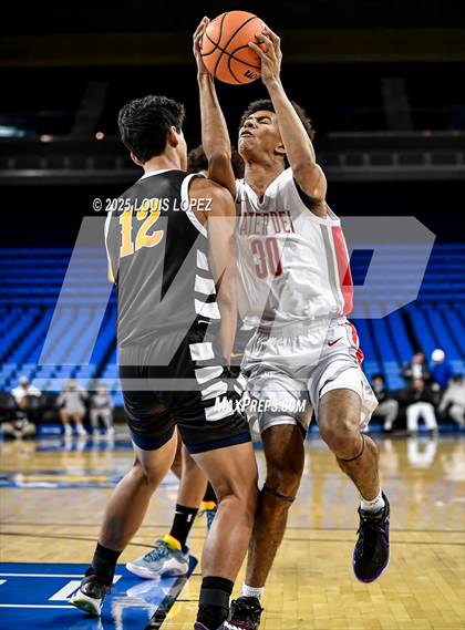 Thumbnail 1 in Crespi vs. Mater Dei photogallery.