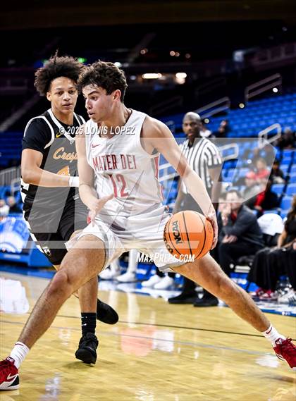 Thumbnail 3 in Crespi vs. Mater Dei photogallery.