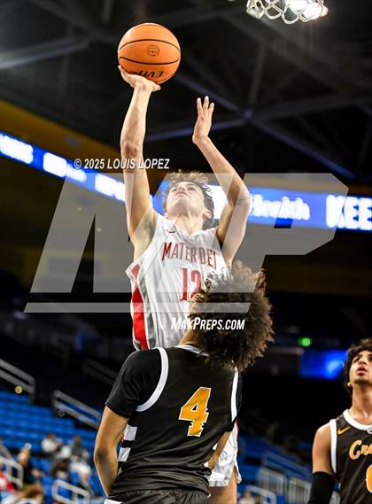 Thumbnail 1 in Crespi vs. Mater Dei photogallery.