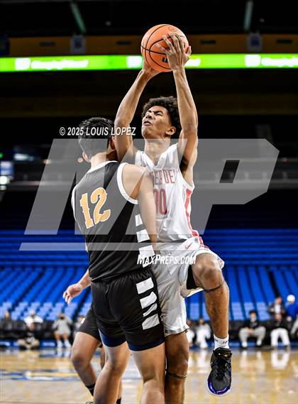 Thumbnail 2 in Crespi vs. Mater Dei photogallery.