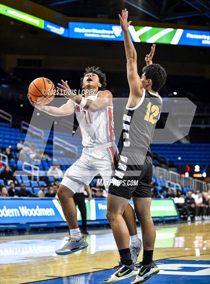 Thumbnail 1 in Crespi vs. Mater Dei photogallery.
