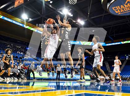 Thumbnail 2 in Crespi vs. Mater Dei photogallery.