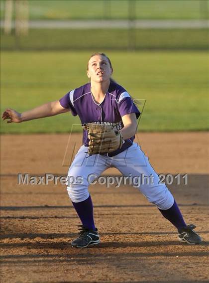 Thumbnail 2 in Spanish Springs vs. Oakmont (Victory Pre-Season T.O.C.) photogallery.