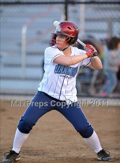 Thumbnail 2 in Spanish Springs vs. Oakmont (Victory Pre-Season T.O.C.) photogallery.