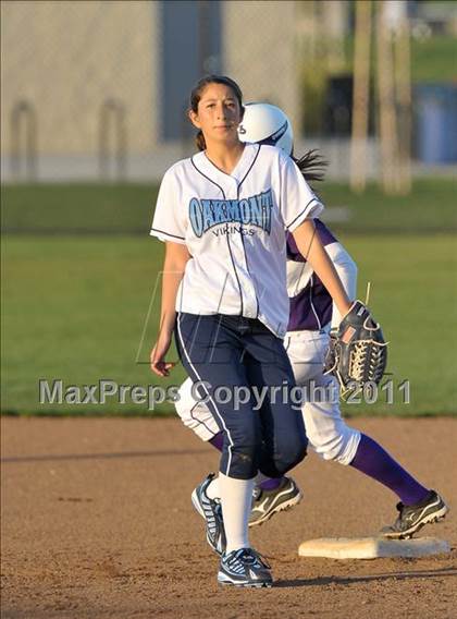 Thumbnail 2 in Spanish Springs vs. Oakmont (Victory Pre-Season T.O.C.) photogallery.