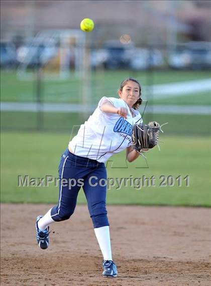 Thumbnail 2 in Spanish Springs vs. Oakmont (Victory Pre-Season T.O.C.) photogallery.