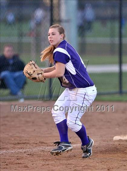 Thumbnail 1 in Spanish Springs vs. Oakmont (Victory Pre-Season T.O.C.) photogallery.