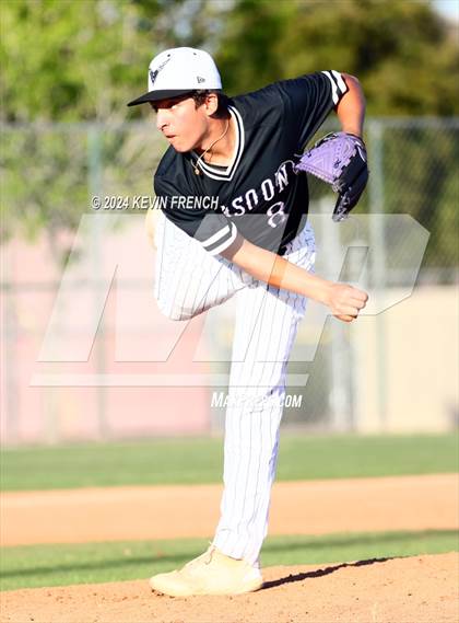 Thumbnail 3 in Douglas County vs. Valley Vista (Coach Bob National Invitational) photogallery.
