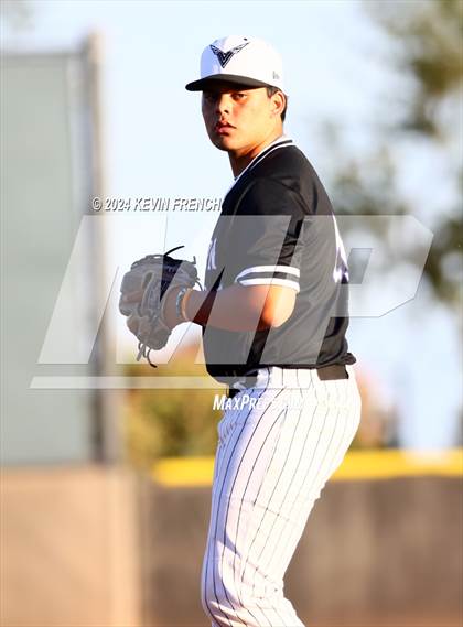 Thumbnail 3 in Douglas County vs. Valley Vista (Coach Bob National Invitational) photogallery.