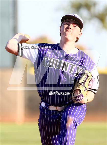 Thumbnail 2 in Douglas County vs. Valley Vista (Coach Bob National Invitational) photogallery.