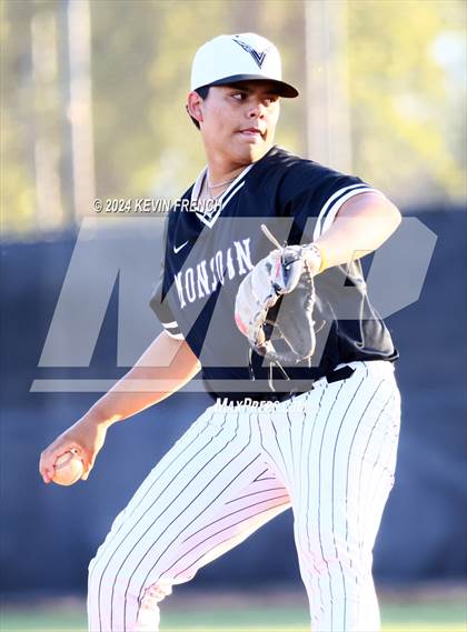 Thumbnail 3 in Douglas County vs. Valley Vista (Coach Bob National Invitational) photogallery.