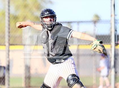 Thumbnail 3 in Douglas County vs. Valley Vista (Coach Bob National Invitational) photogallery.