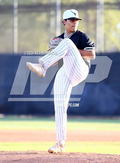 Thumbnail 3 in Douglas County vs. Valley Vista (Coach Bob National Invitational) photogallery.