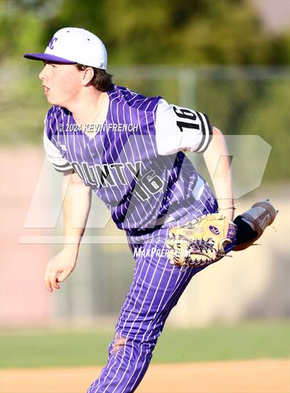 Thumbnail 2 in Douglas County vs. Valley Vista (Coach Bob National Invitational) photogallery.