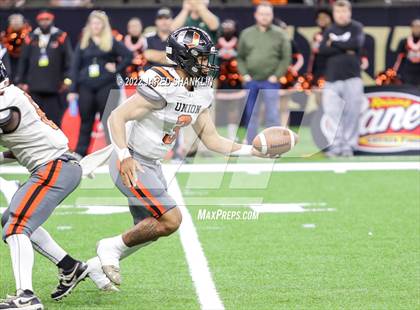 Thumbnail 3 in Union Parish vs. Many(LHSAA Division III Non-Select Final) photogallery.
