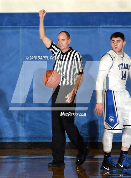 Thumbnail 2 in San Luis Obispo vs. San Marino (CIF D4AA Second Round) photogallery.