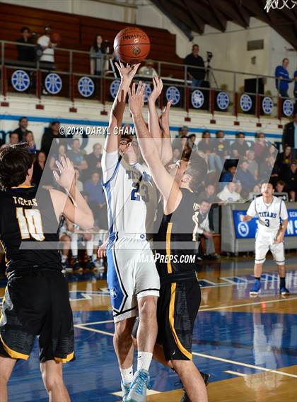Thumbnail 1 in San Luis Obispo vs. San Marino (CIF D4AA Second Round) photogallery.