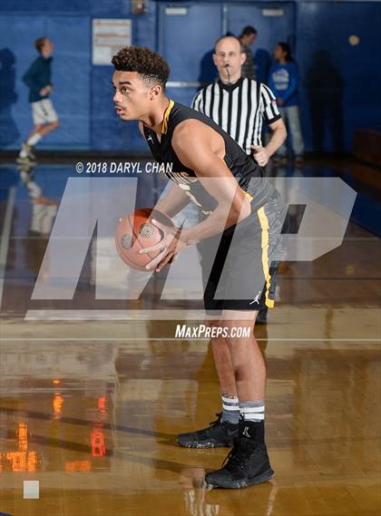 Thumbnail 2 in San Luis Obispo vs. San Marino (CIF D4AA Second Round) photogallery.