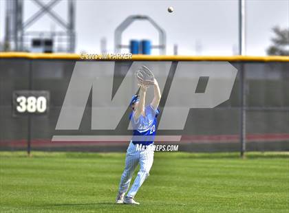 Thumbnail 3 in New Braunfels vs Vandegrift (Hill Country Classic) photogallery.