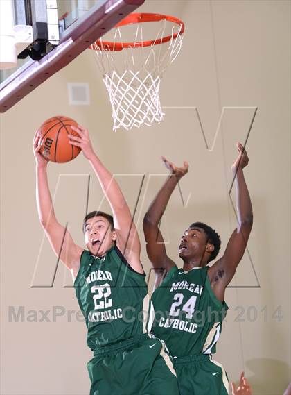 Thumbnail 3 in Moreau Catholic vs. Folsom (MaxPreps Holiday Classic) photogallery.