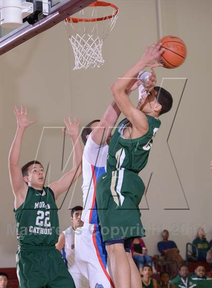 Thumbnail 3 in Moreau Catholic vs. Folsom (MaxPreps Holiday Classic) photogallery.