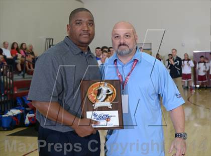 Thumbnail 2 in Moreau Catholic vs. Folsom (MaxPreps Holiday Classic) photogallery.