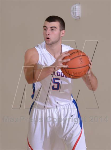 Thumbnail 2 in Moreau Catholic vs. Folsom (MaxPreps Holiday Classic) photogallery.