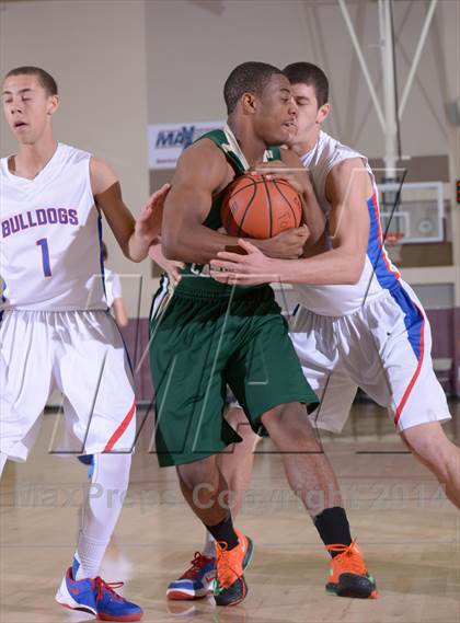 Thumbnail 3 in Moreau Catholic vs. Folsom (MaxPreps Holiday Classic) photogallery.