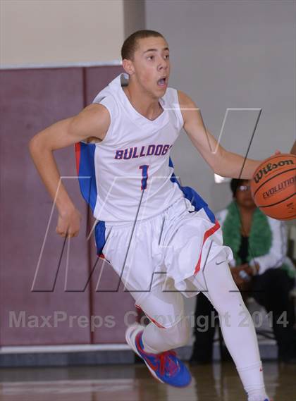 Thumbnail 3 in Moreau Catholic vs. Folsom (MaxPreps Holiday Classic) photogallery.
