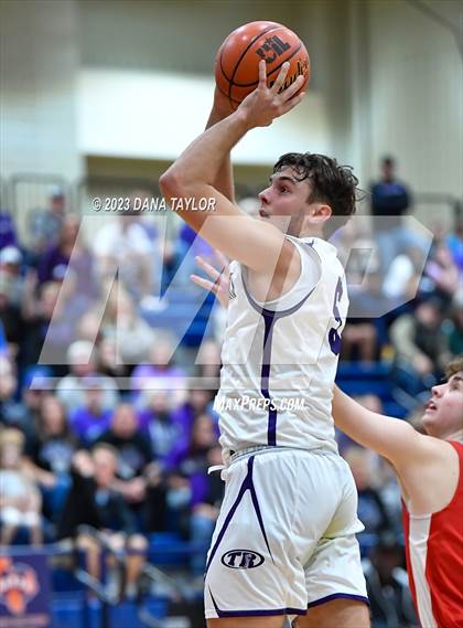 Thumbnail 3 in  Sam Rayburn vs. Tolar (UIL 2A Region II Semifinal) photogallery.