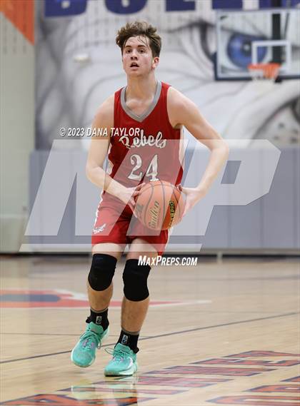 Thumbnail 2 in  Sam Rayburn vs. Tolar (UIL 2A Region II Semifinal) photogallery.