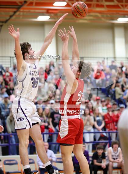 Thumbnail 3 in  Sam Rayburn vs. Tolar (UIL 2A Region II Semifinal) photogallery.