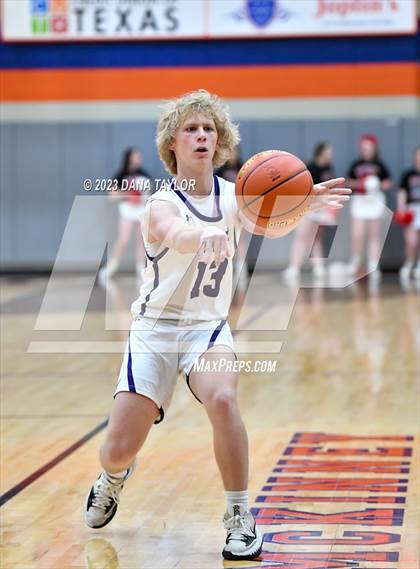 Thumbnail 2 in  Sam Rayburn vs. Tolar (UIL 2A Region II Semifinal) photogallery.