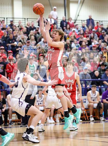 Thumbnail 3 in  Sam Rayburn vs. Tolar (UIL 2A Region II Semifinal) photogallery.