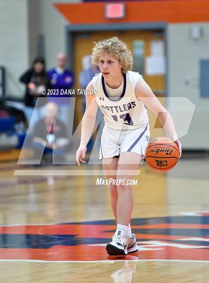 Thumbnail 3 in  Sam Rayburn vs. Tolar (UIL 2A Region II Semifinal) photogallery.