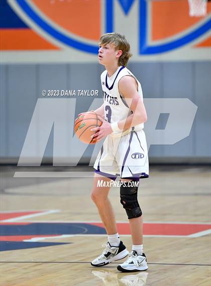 Thumbnail 3 in  Sam Rayburn vs. Tolar (UIL 2A Region II Semifinal) photogallery.