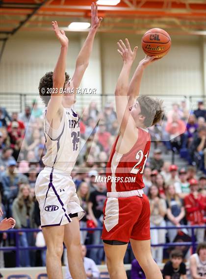 Thumbnail 2 in  Sam Rayburn vs. Tolar (UIL 2A Region II Semifinal) photogallery.