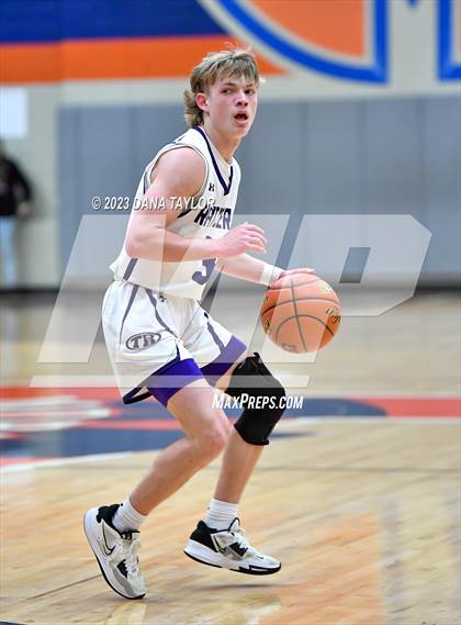 Thumbnail 3 in  Sam Rayburn vs. Tolar (UIL 2A Region II Semifinal) photogallery.