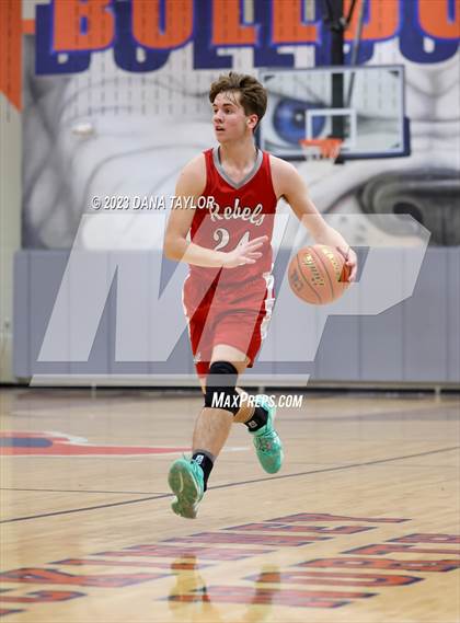 Thumbnail 3 in  Sam Rayburn vs. Tolar (UIL 2A Region II Semifinal) photogallery.