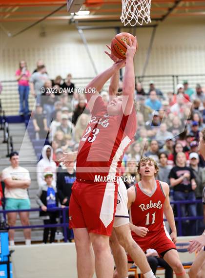 Thumbnail 3 in  Sam Rayburn vs. Tolar (UIL 2A Region II Semifinal) photogallery.