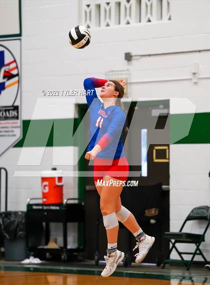 Thumbnail 3 in Western Boone vs. Guerin Catholic (IHSAA 3A Regional Championship) photogallery.